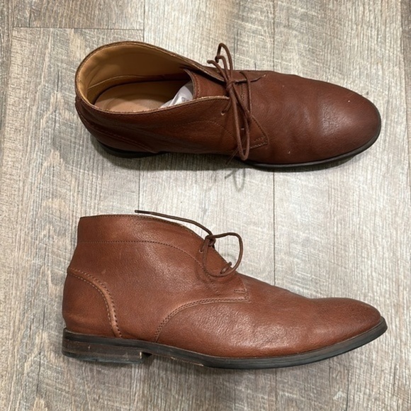 Clarks Chukka Mens British Tan Leather lace up ankle boots size 10.5 main image 9
